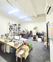 Lian Cheong Industrial Building (D19), Factory #477627771